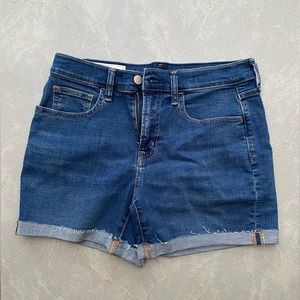 Gap Denim 5 inch mid-rise cut off shorts